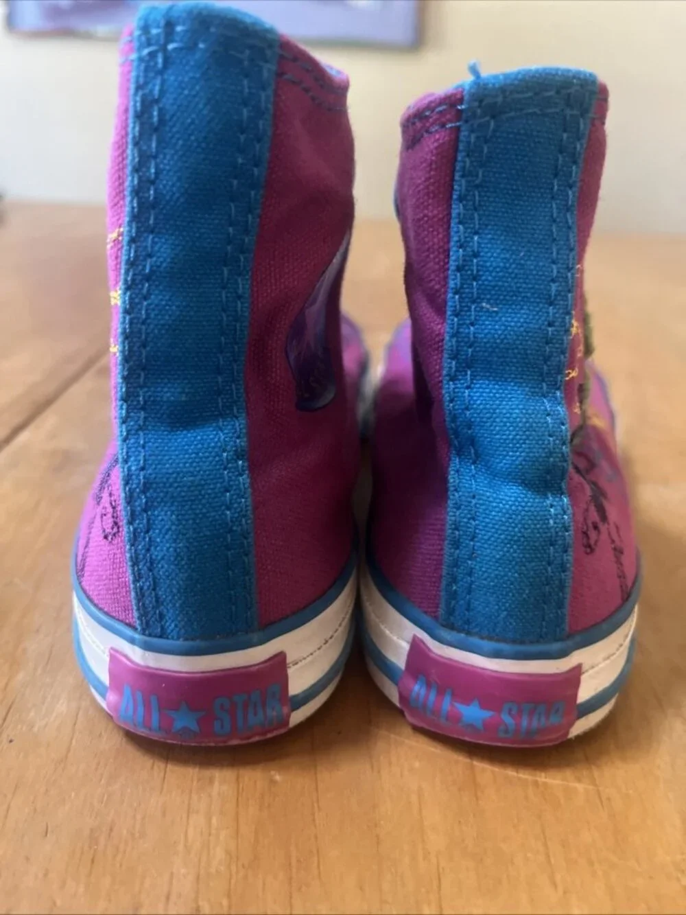 Converse Chuck Taylor All Star High Top Youth Girls sz2 Embroidered Floral